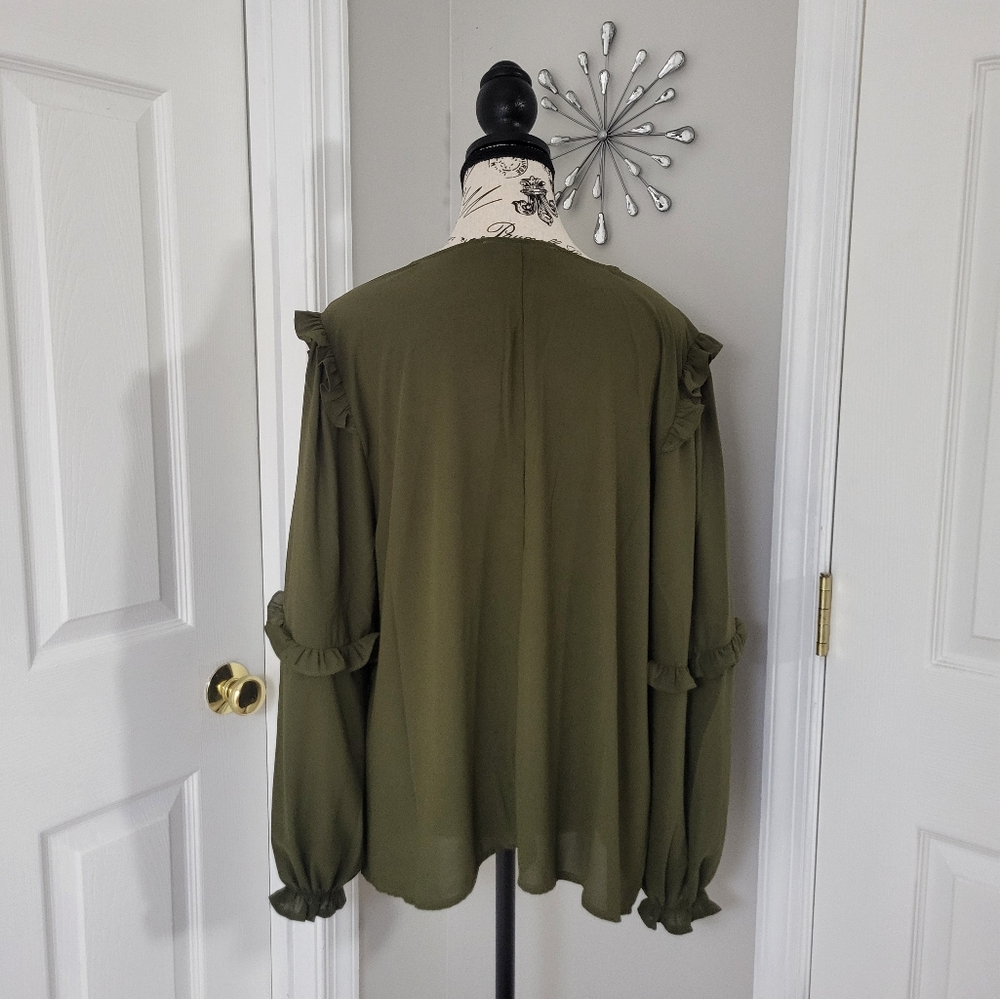 V-neck Ruffle Top - Picture 2 of 4